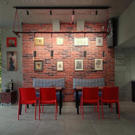 Cubby Hotel Lviv Exterior photo